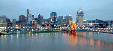Skyline_of_Cincinnati_OH_-_panoramio-1